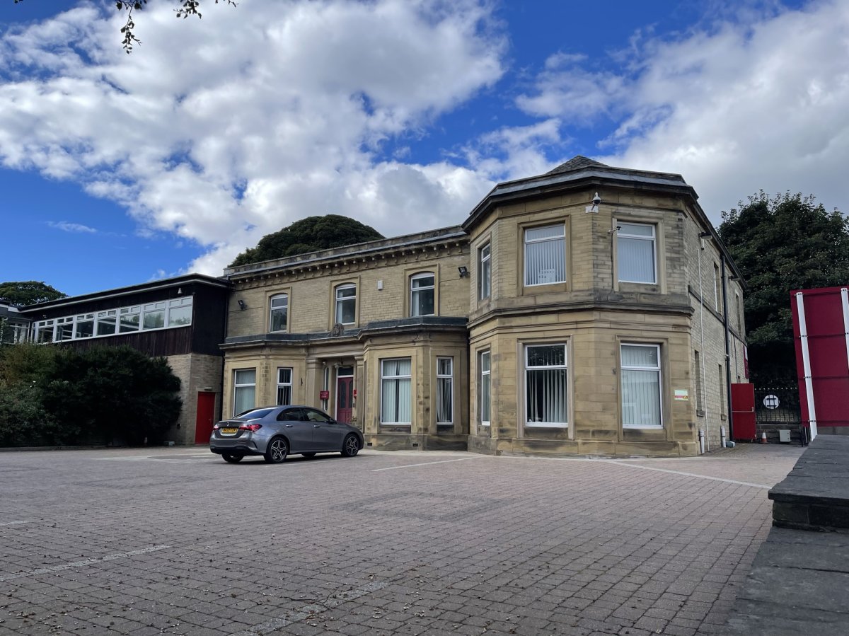 Office in Southowram - photo 2