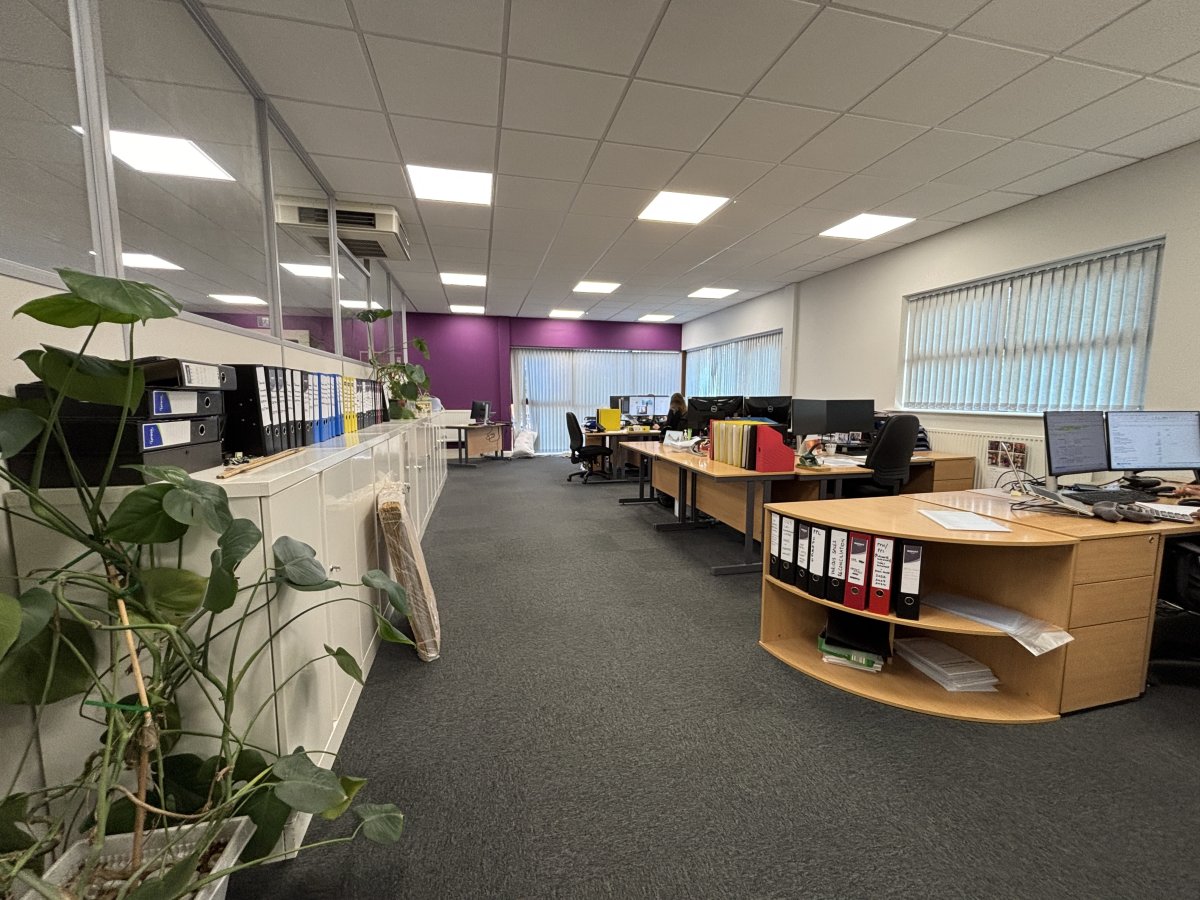 Office in Leicester - photo 3