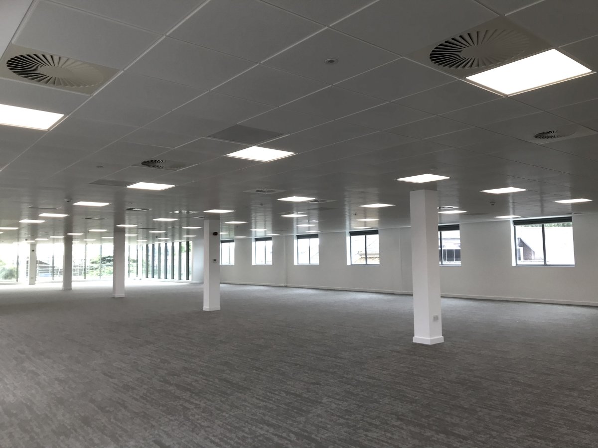 Office in Reigate - photo 3