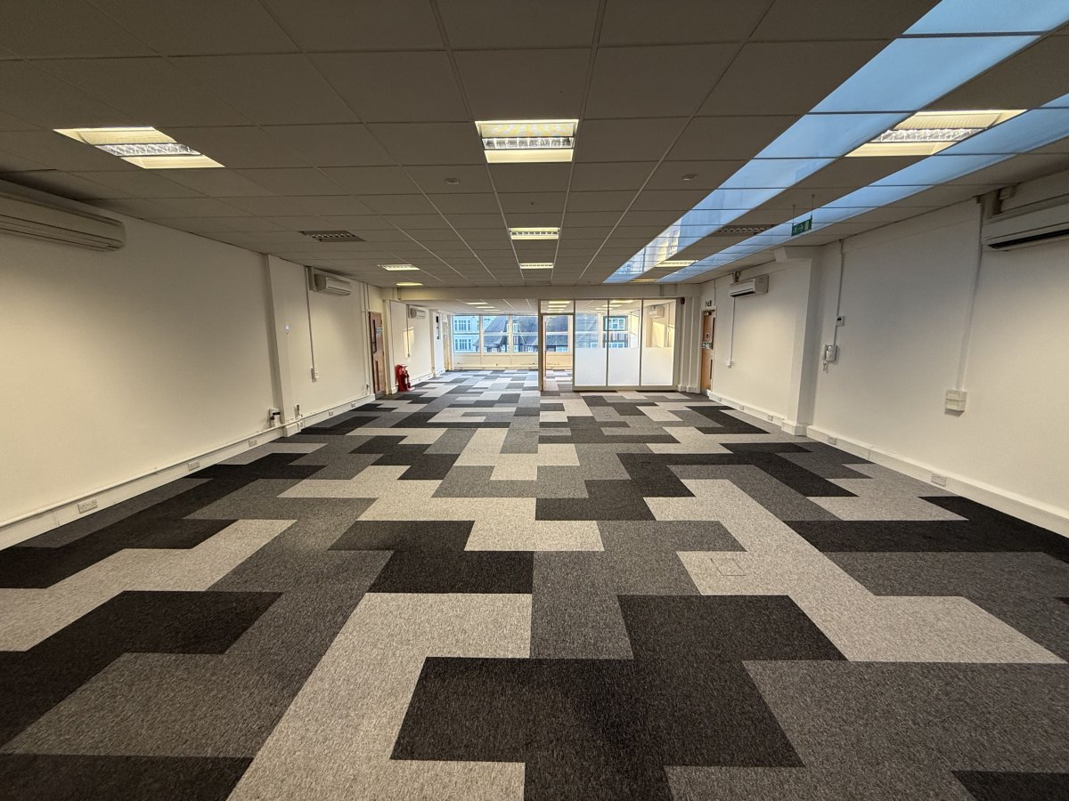 Office in Bromley - photo 2
