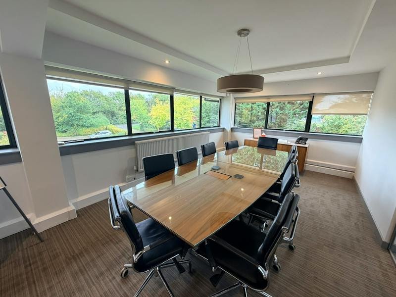 Office in Fareham - photo 3