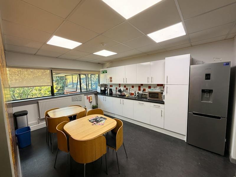 Office in Fareham - photo 4