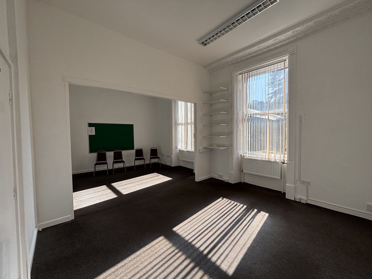 Office in Huddersfield - photo 2