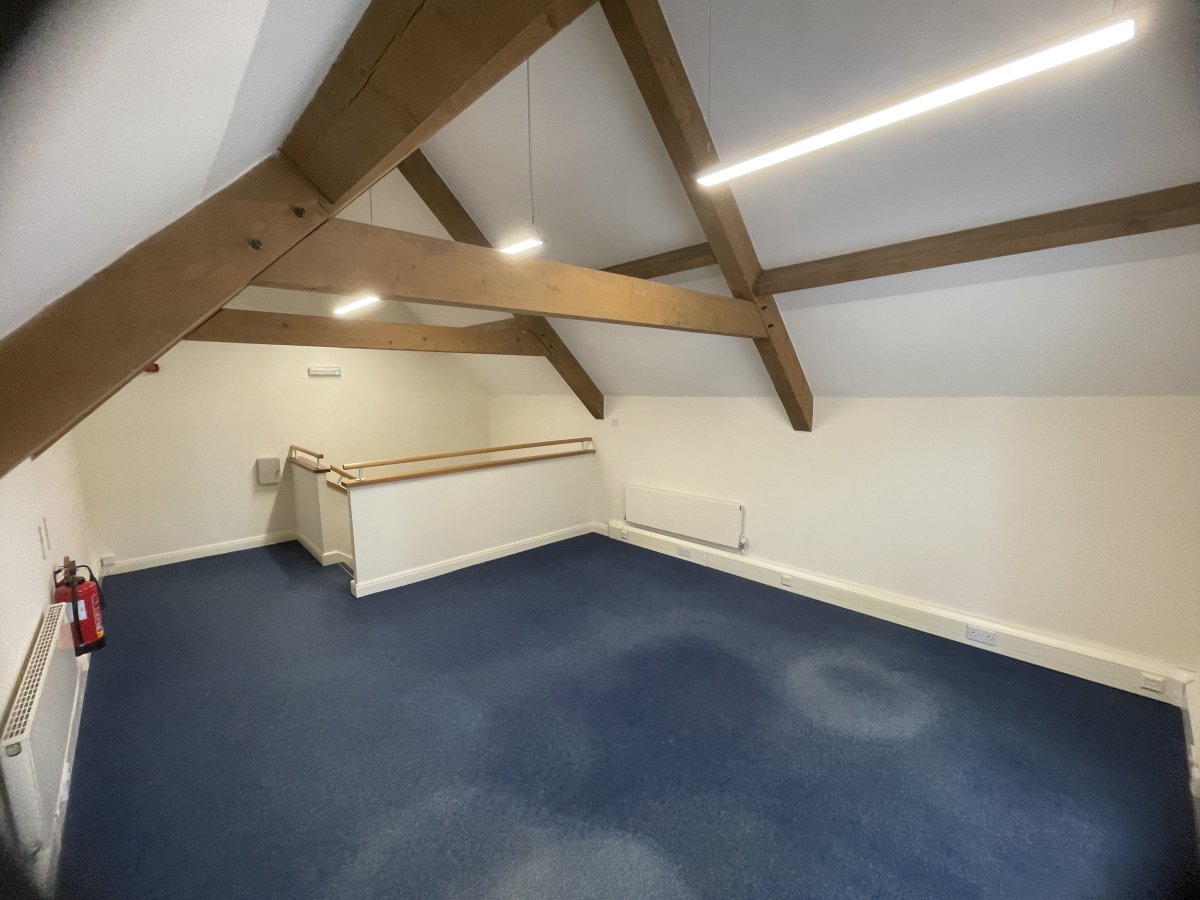 Office in Charlton - photo 4