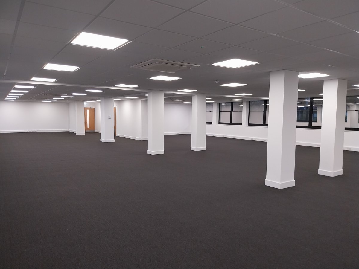 Office in East-Grinstead - photo 2
