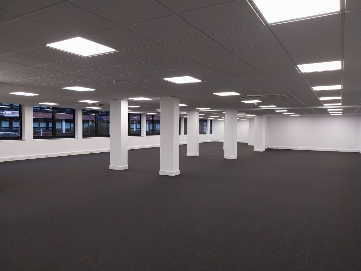 Office in East-Grinstead - photo 3