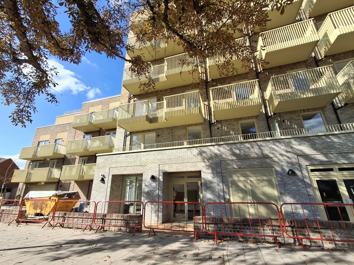 Office in Brentford - photo 2