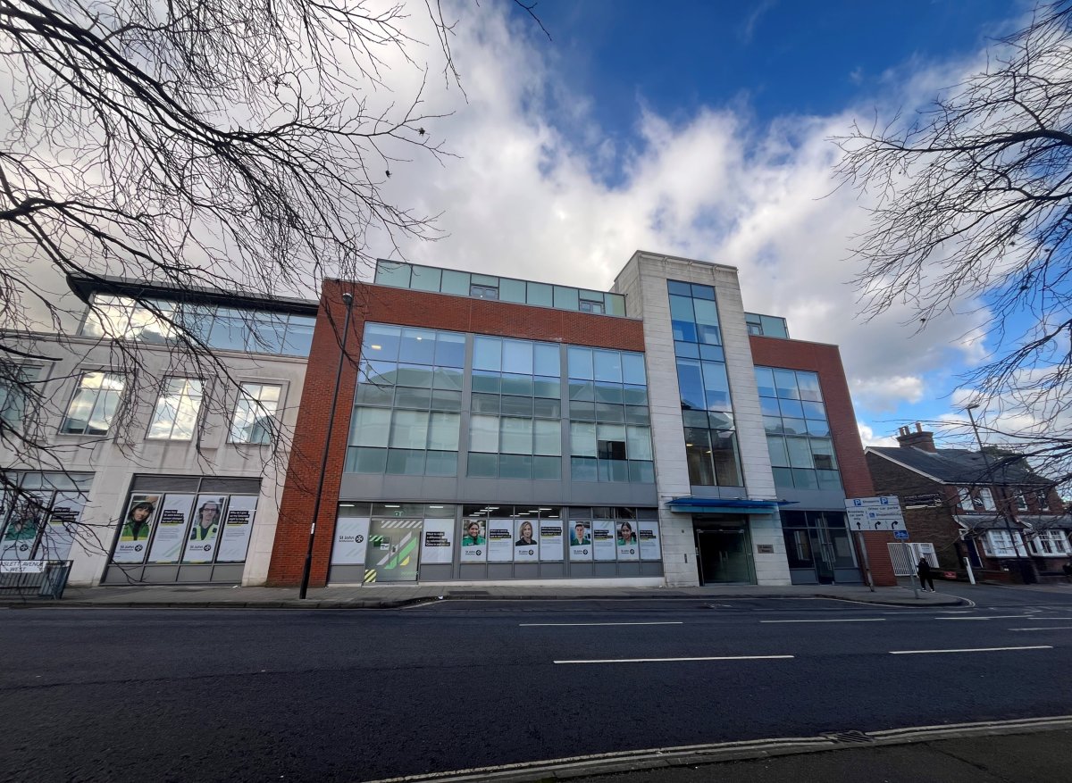 Office in Crawley - photo 2