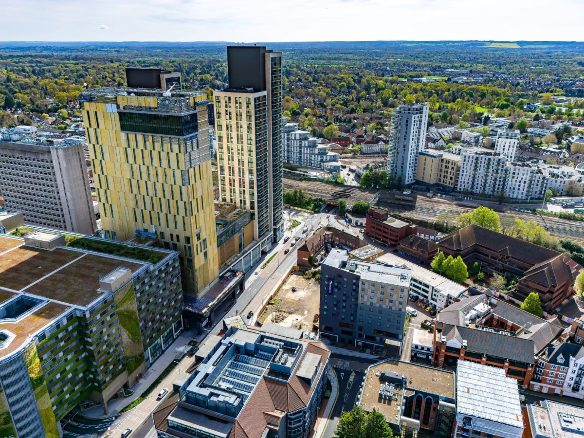 Office in Woking - photo 2