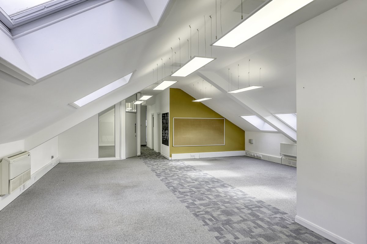 Office in Godalming - photo 2