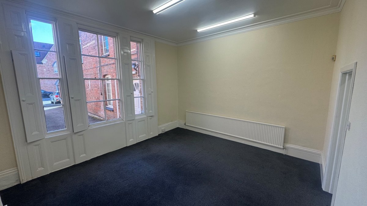 Office in Leamington Spa - photo 4