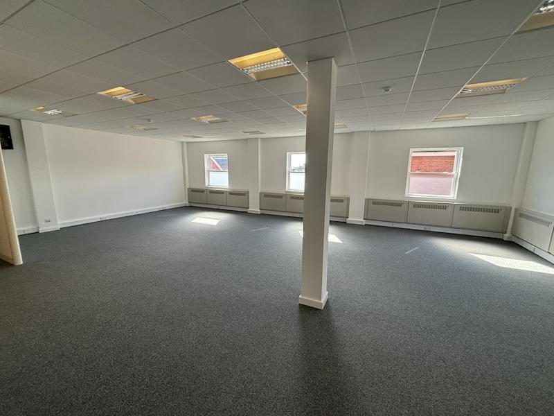 Office in Winchester - photo 3