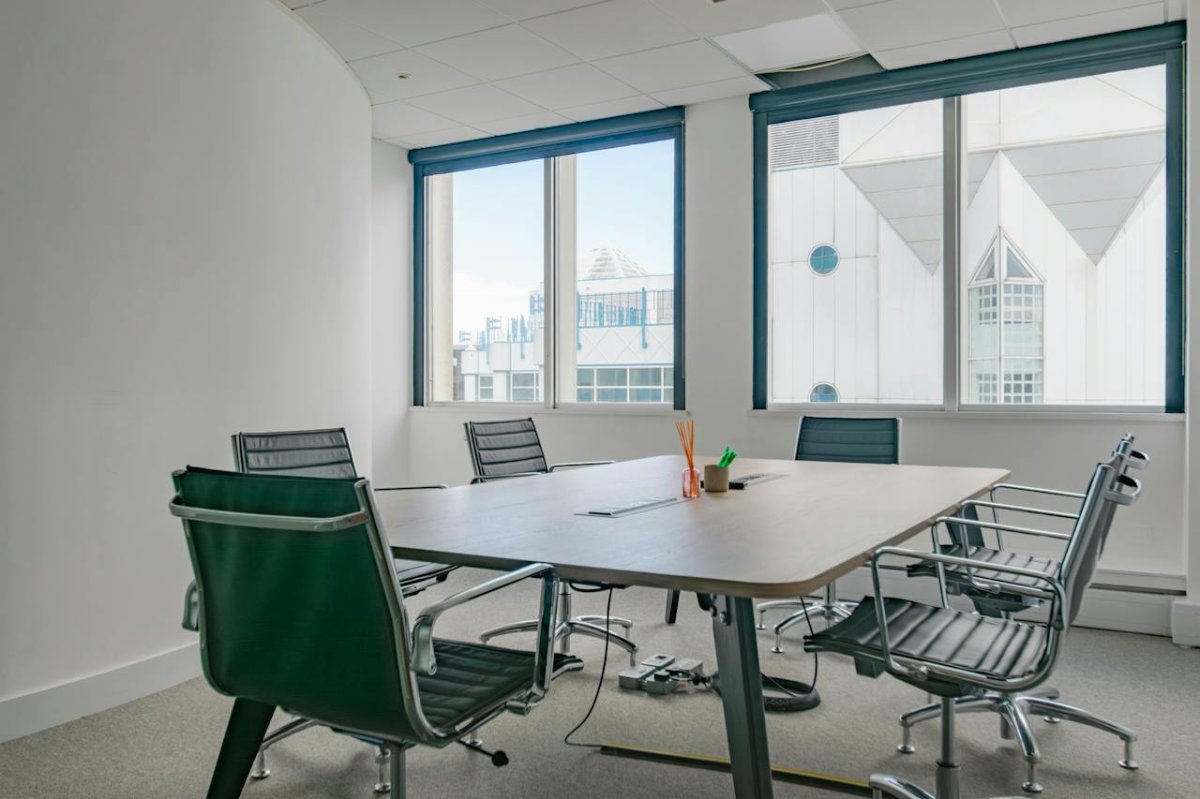 Office in Bournemouth - photo 4