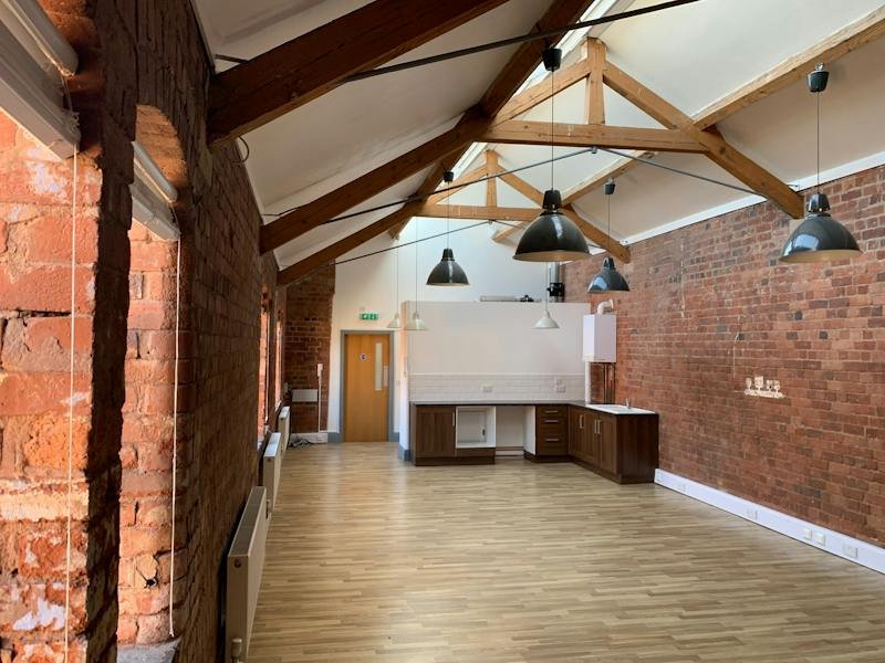 Office in Wolverhampton - photo 2