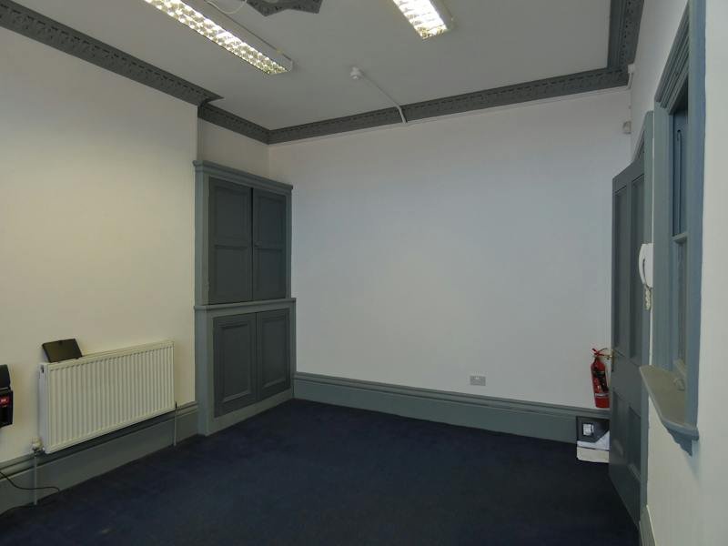 Office in Wolverhampton - photo 3