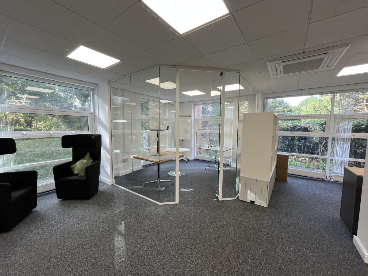 Office in Colchester Business Park - photo 4