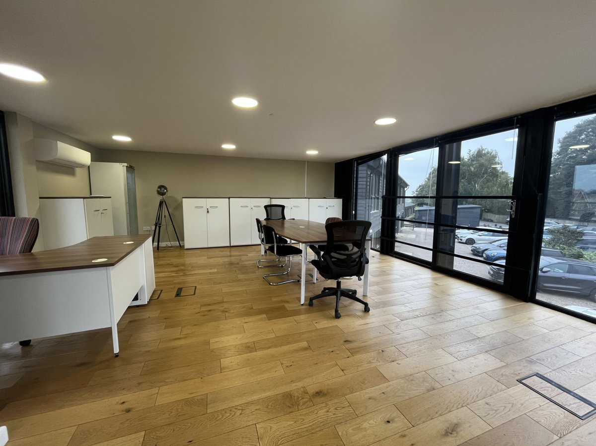 Office in Brightwell - photo 3