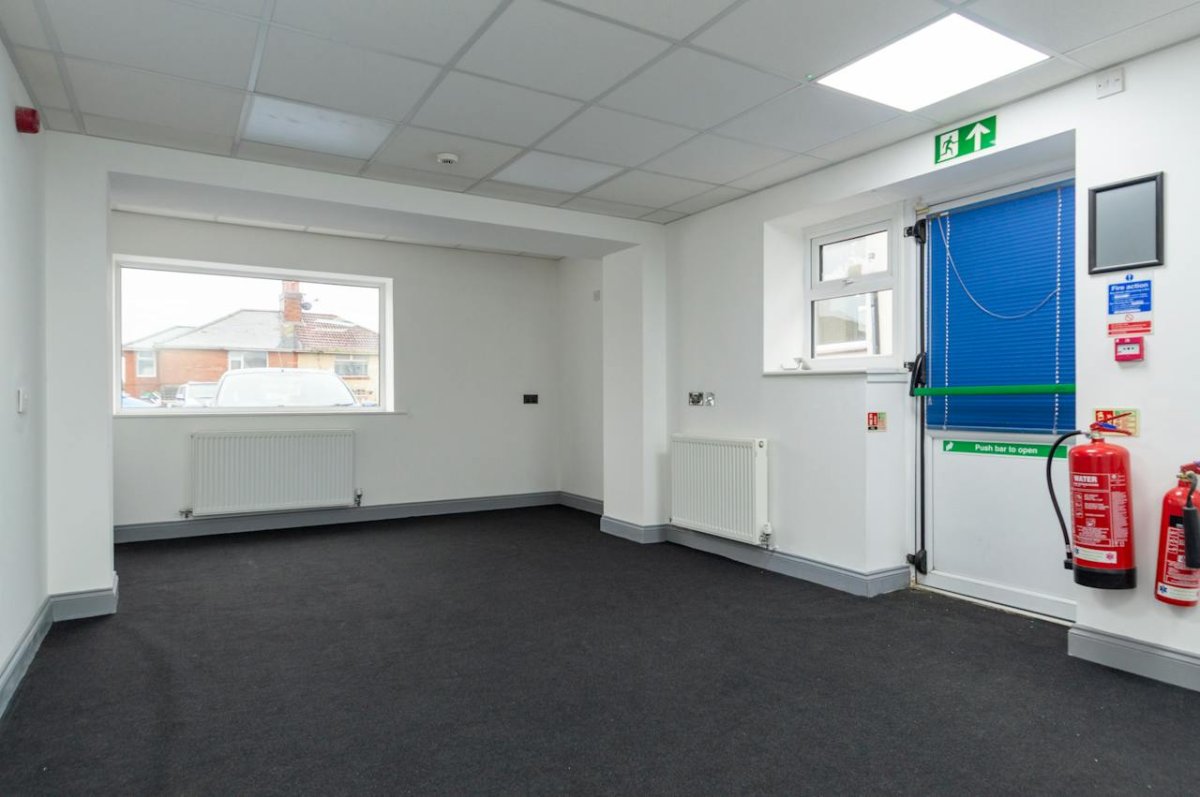 Office in Poole - photo 2