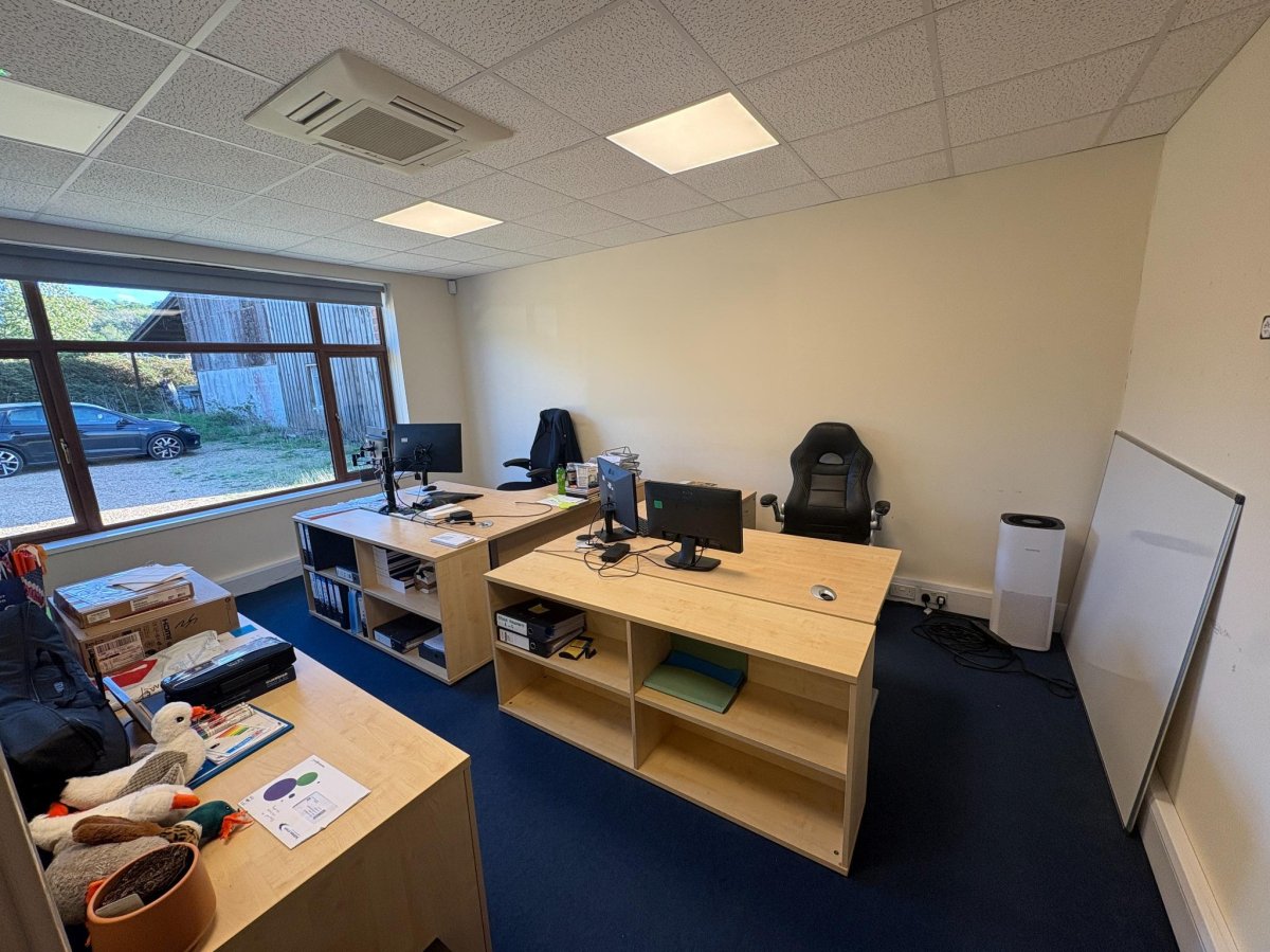 Office in Chilworth - photo 2