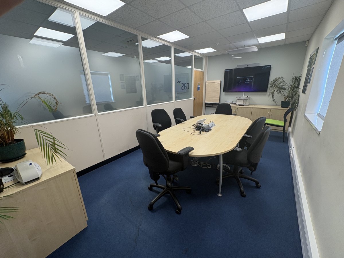 Office in Chilworth - photo 3