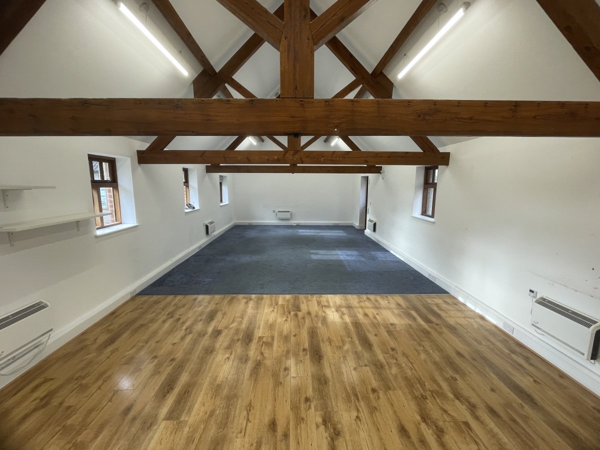 Office in Charlton - photo 2
