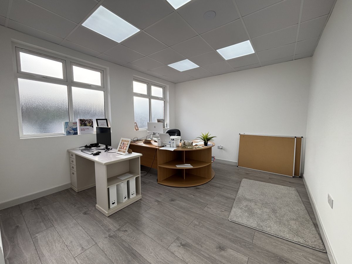 Office in Wigston - photo 2