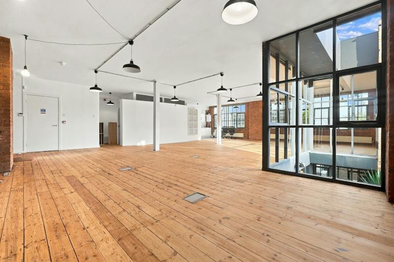 Office in London - photo 4