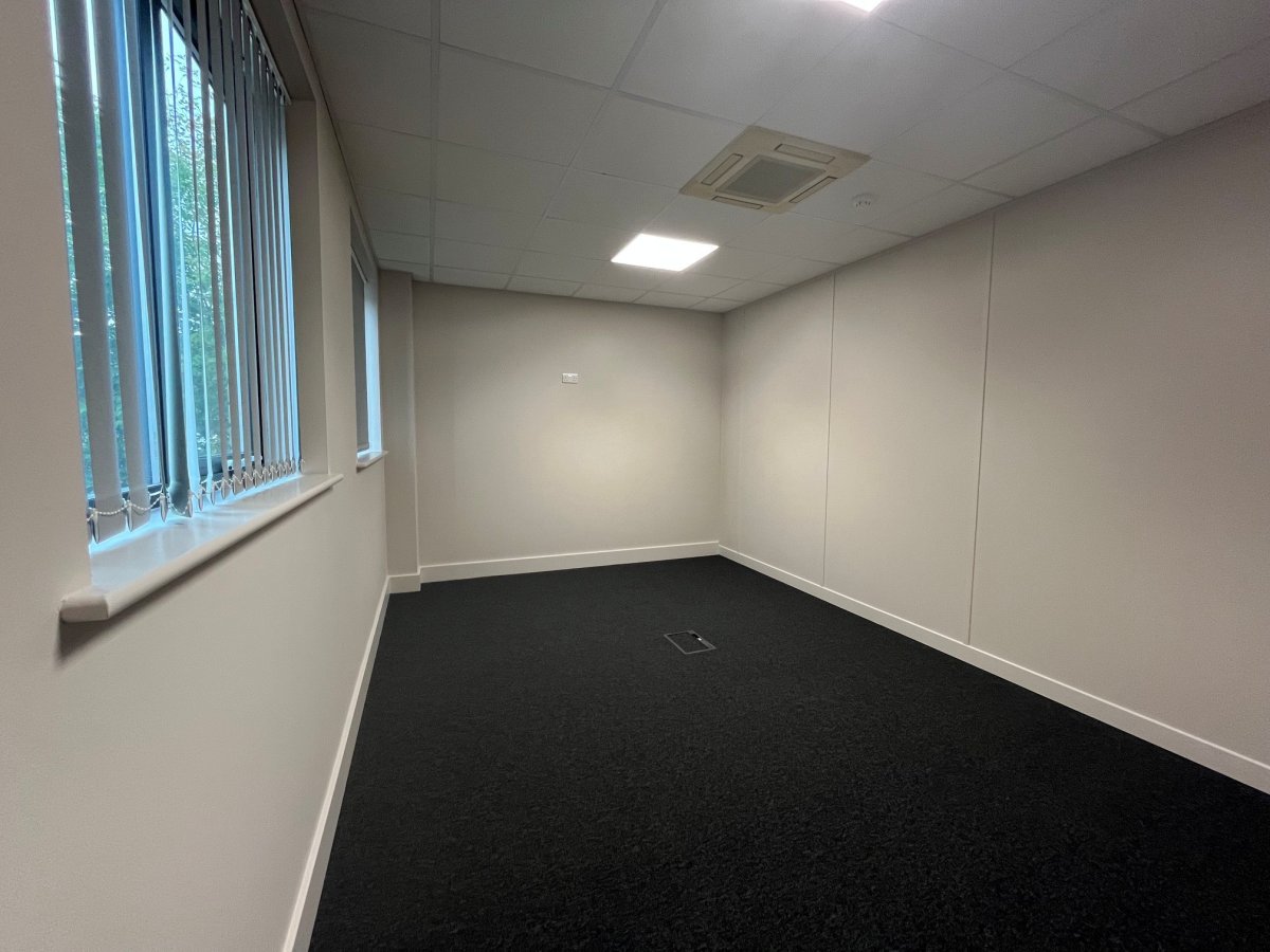 Office in Essex - photo 3