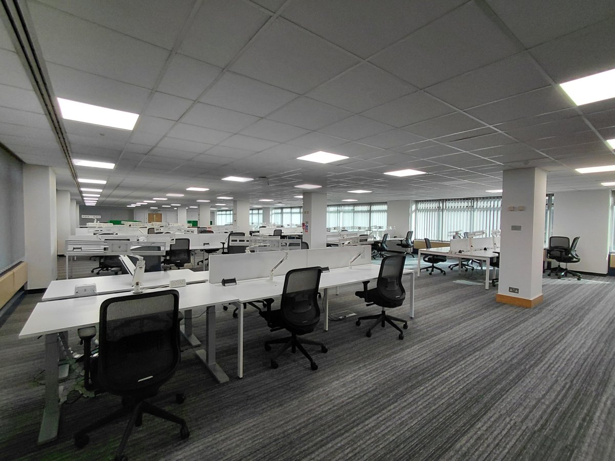 Office in Croydon - photo 3