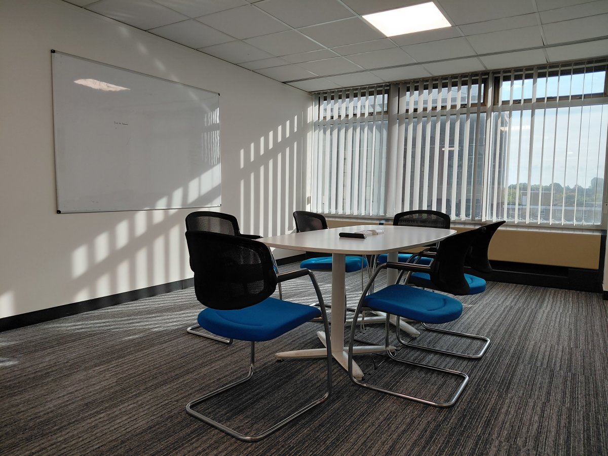 Office in Croydon - photo 4