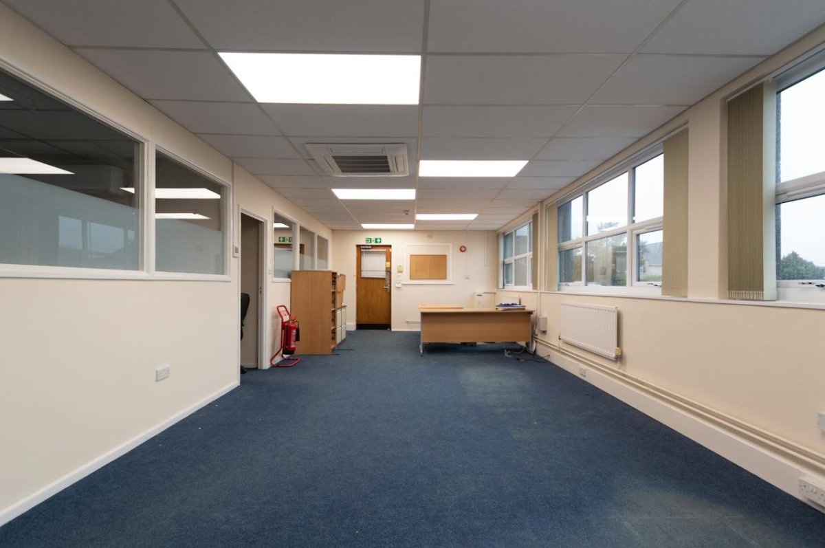 Office in Poole - photo 3