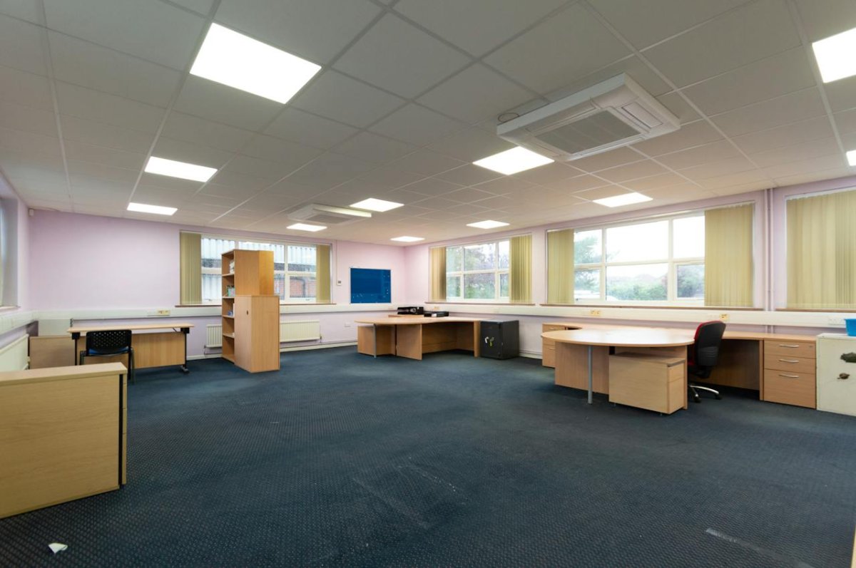 Office in Poole - photo 4