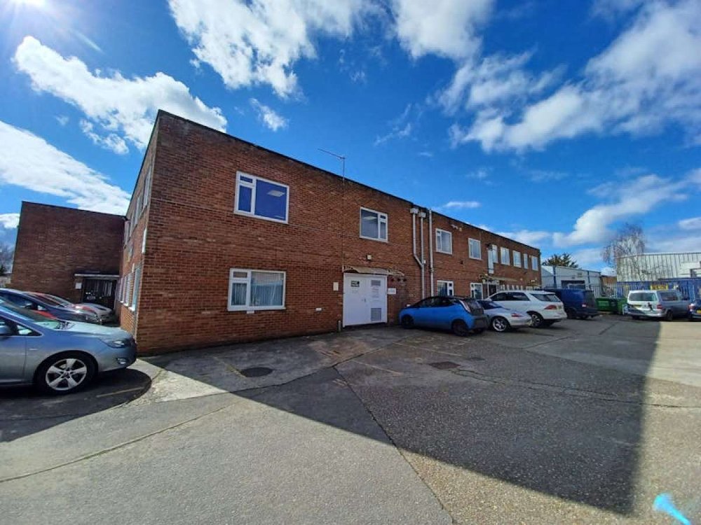 Office to let Wimborne BH21 7PE,1290sq ft Boxpod