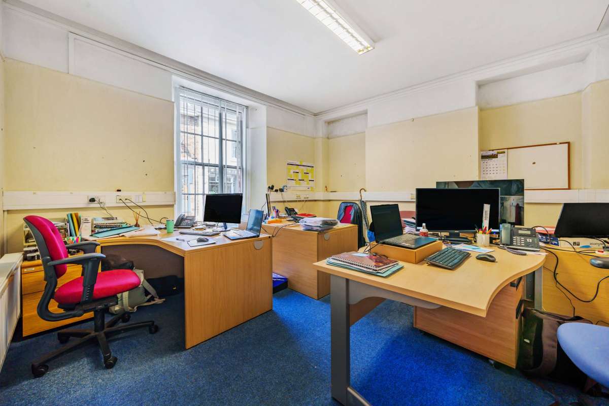 Office in Redruth - photo 3