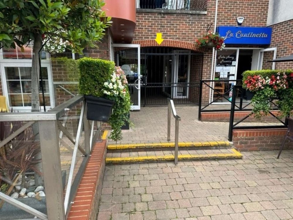 Commercial Units to let Gerrards Cross Boxpod