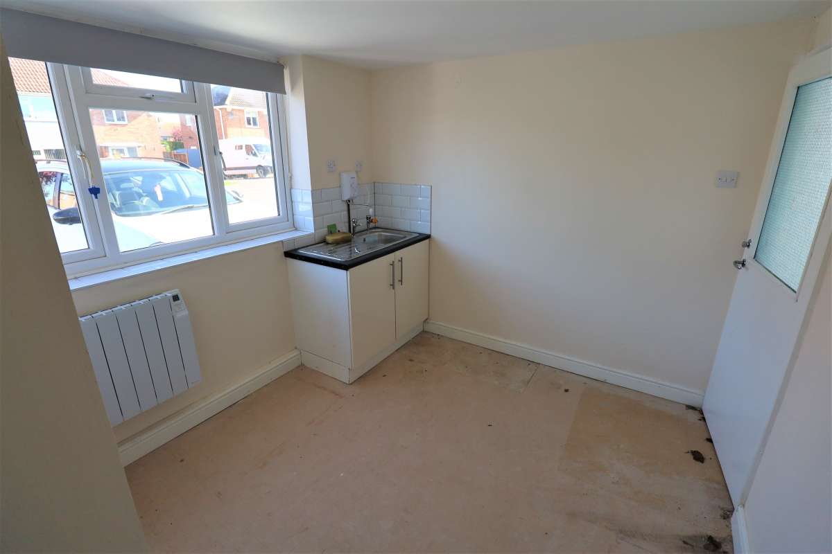Office in Bedworth - photo 3