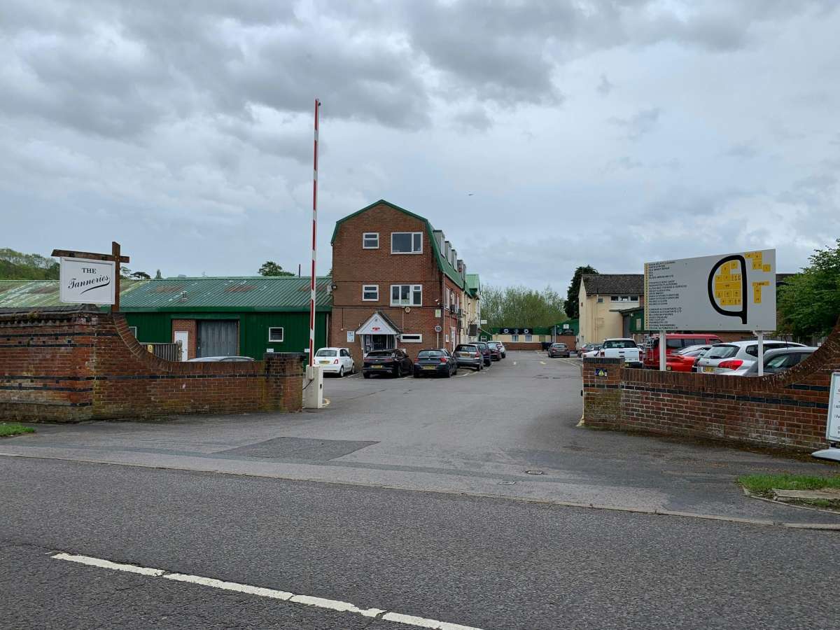 Commercial Units to let Fareham Boxpod