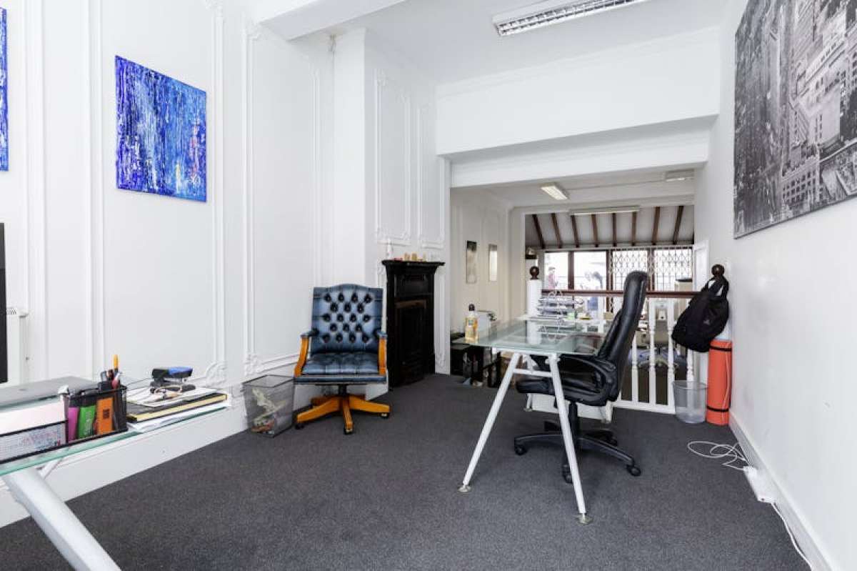 Office in London - photo 4