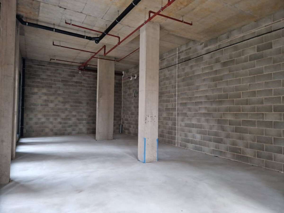 Retail/Shop in Barking - photo 2