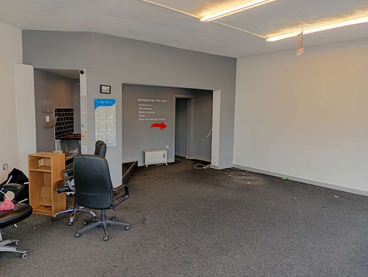 Retail/Shop in Great Yarmouth - photo 4