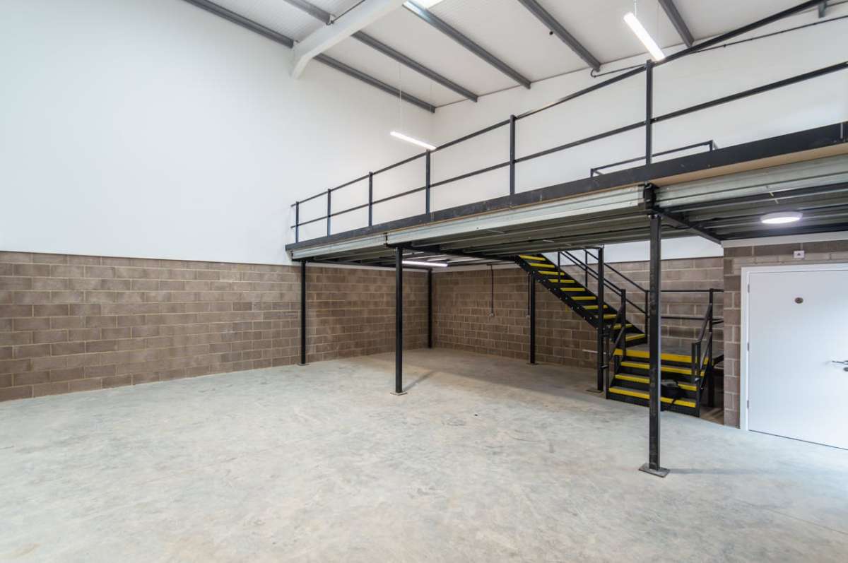 Retail/Shop in Poole - photo 2