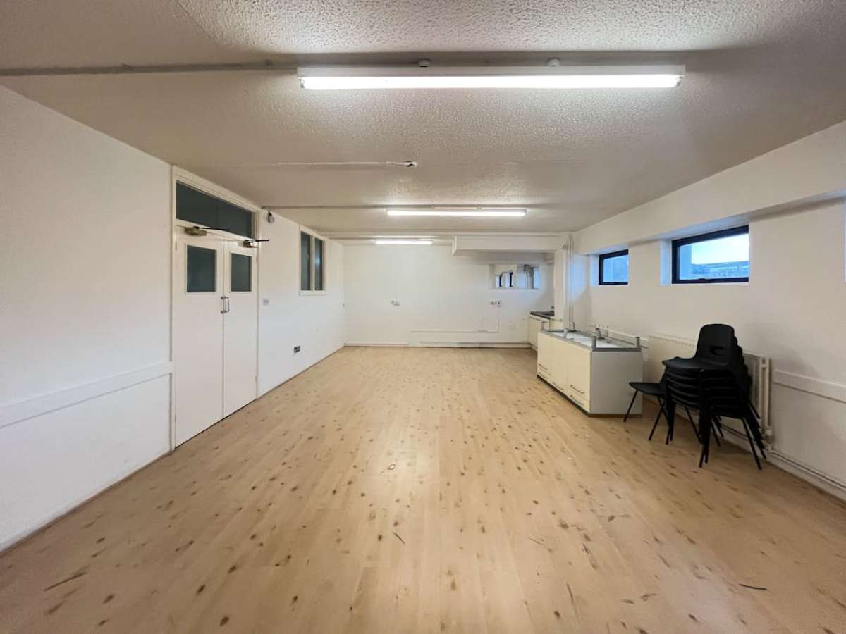 Retail/Shop in Poole - photo 4