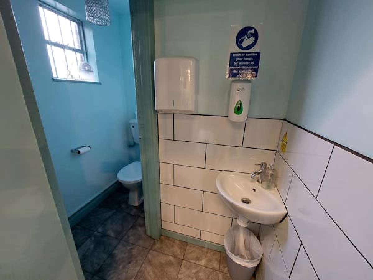 Retail/Shop in Knutsford - photo 4