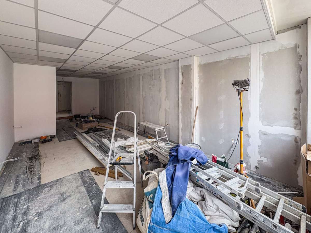 Retail/Shop in Bournemouth - photo 4