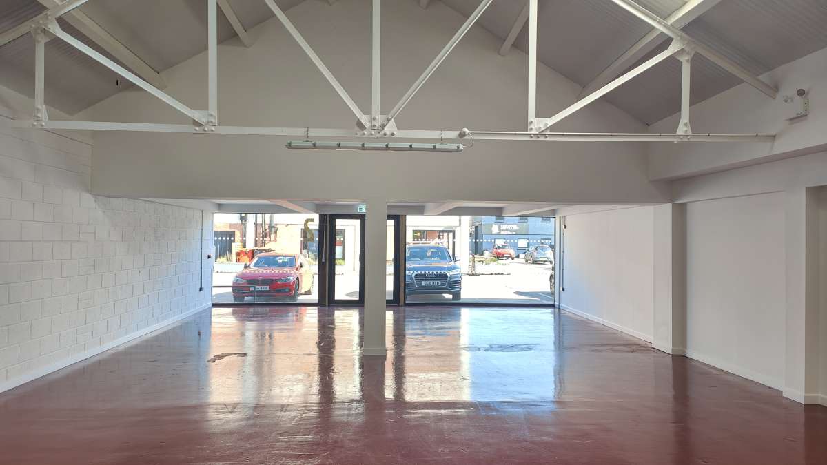 Retail/Shop in Melksham - photo 2