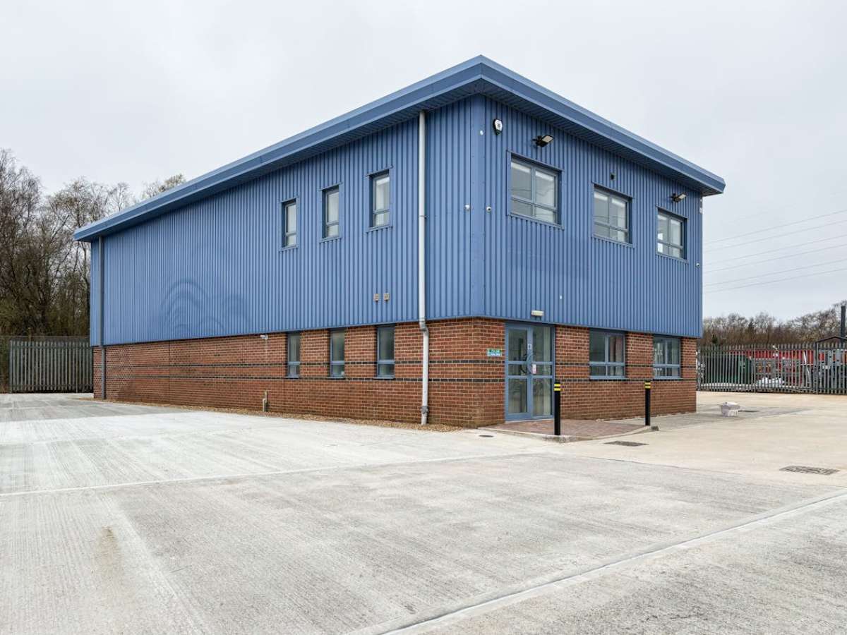 Retail/Shop in Wimborne - photo 4