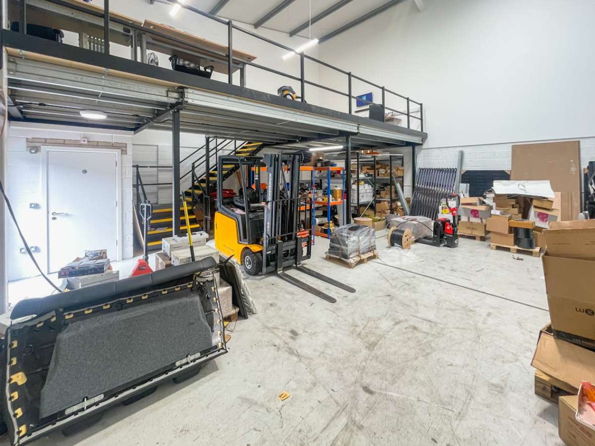 Retail/Shop in Bournemouth - photo 2