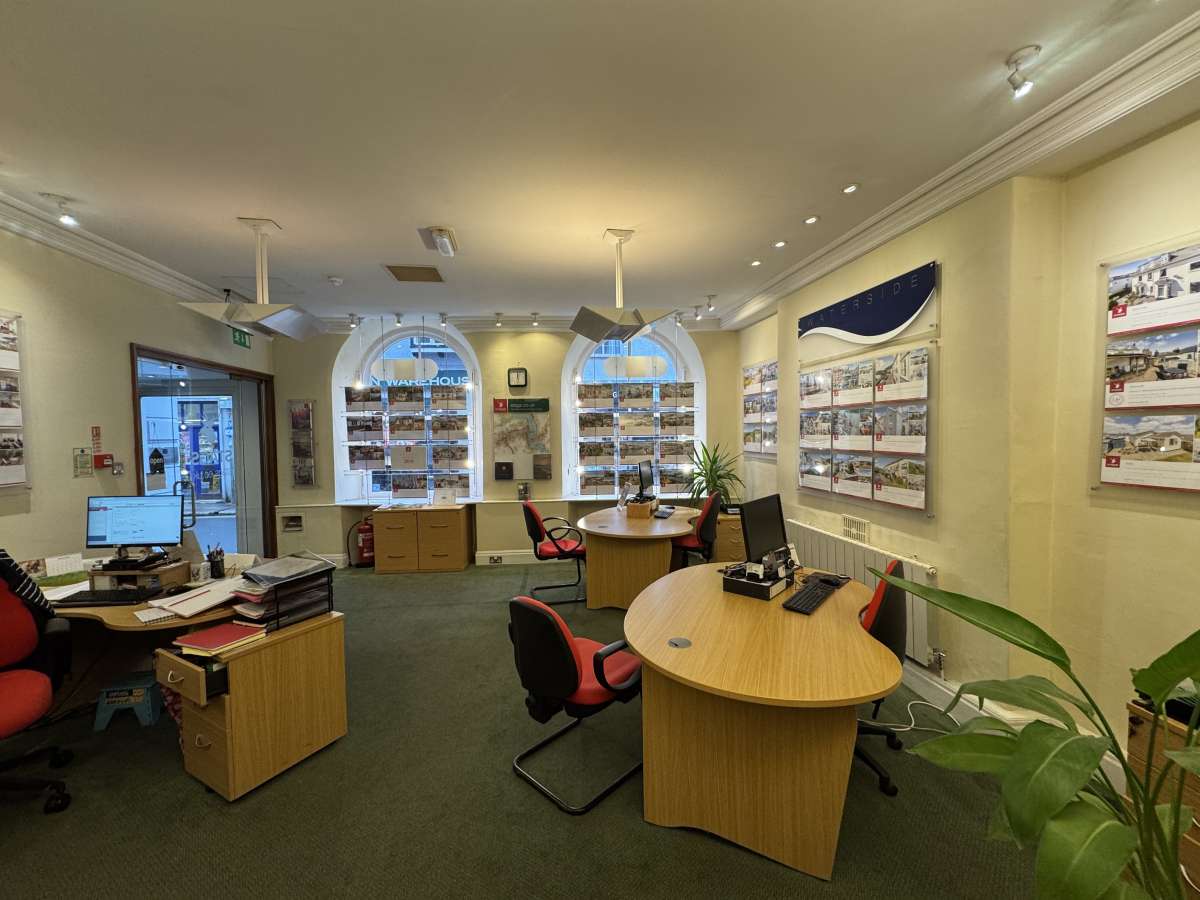 Retail/Shop in Dartmouth - photo 4