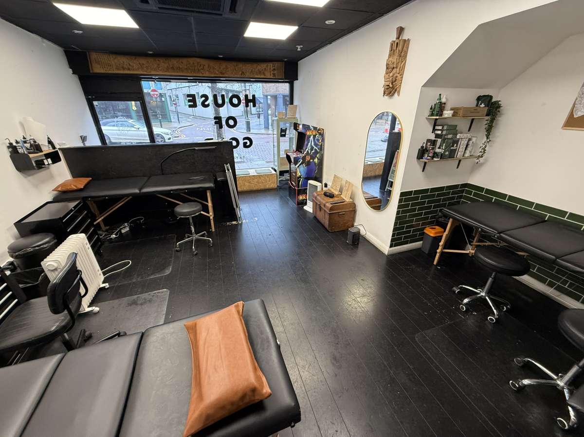 Retail/Shop in Hinckley - photo 2