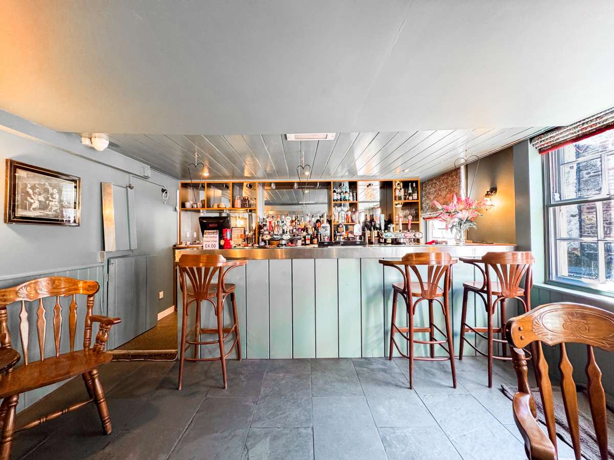 Retail/Shop in Penryn - photo 4